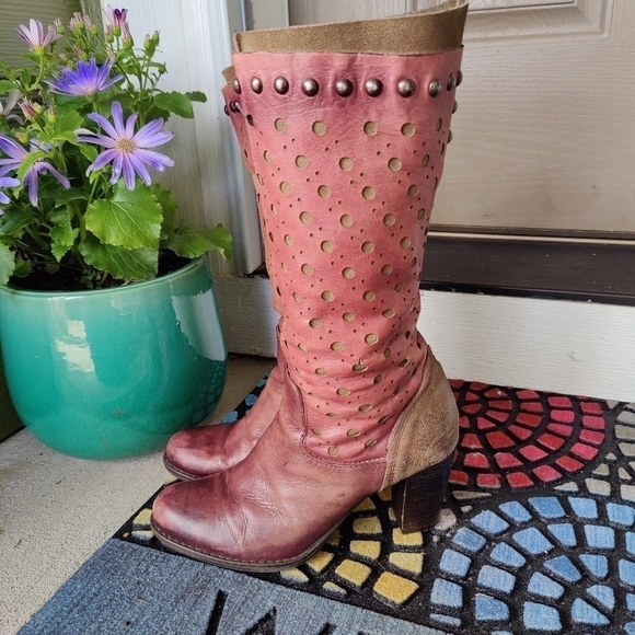 MJUS Italian Studded Red Brown Leather Heel Boots Textured Cut Outs Size 38 US 8 - Picture 5 of 15